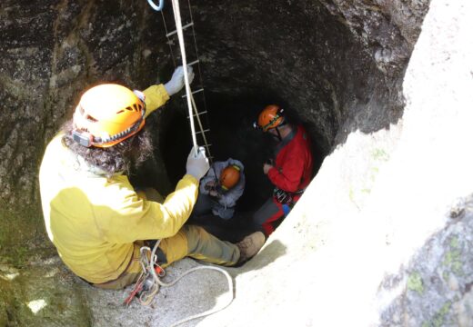 O Concello de Boqueixón e a Federación Galega de Espeleoloxía organizan visitas guiadas á cova do Pico Sacro